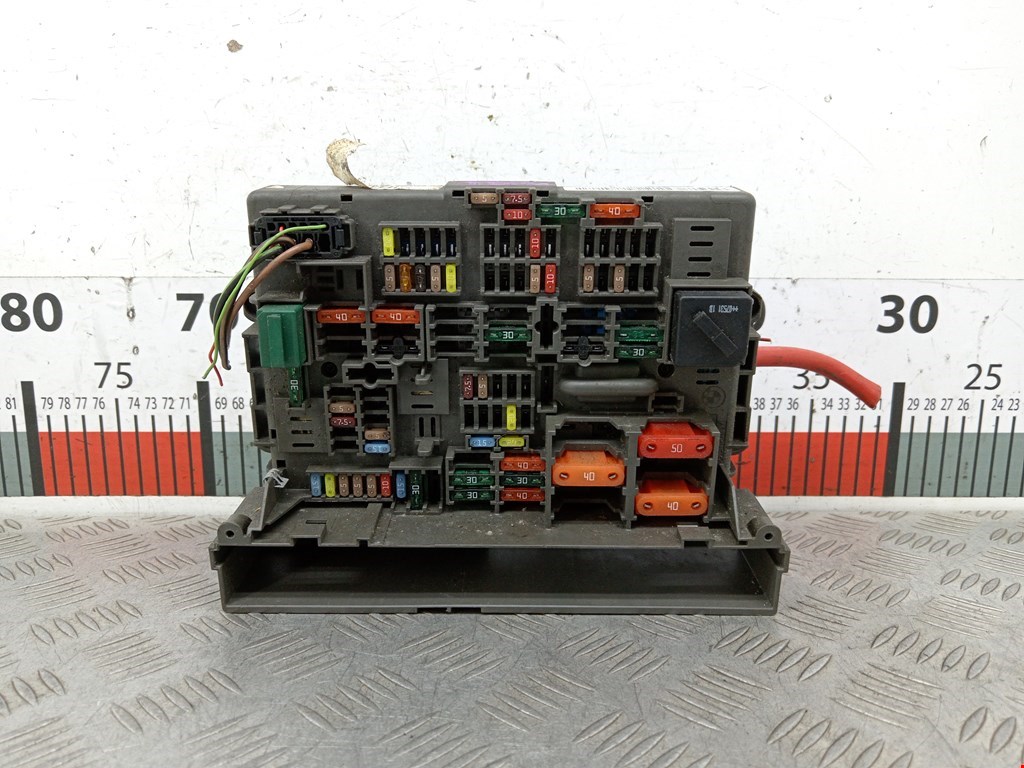 Датчик уровня в бачок омывателя BMW 3er E90/E91 2005-2012