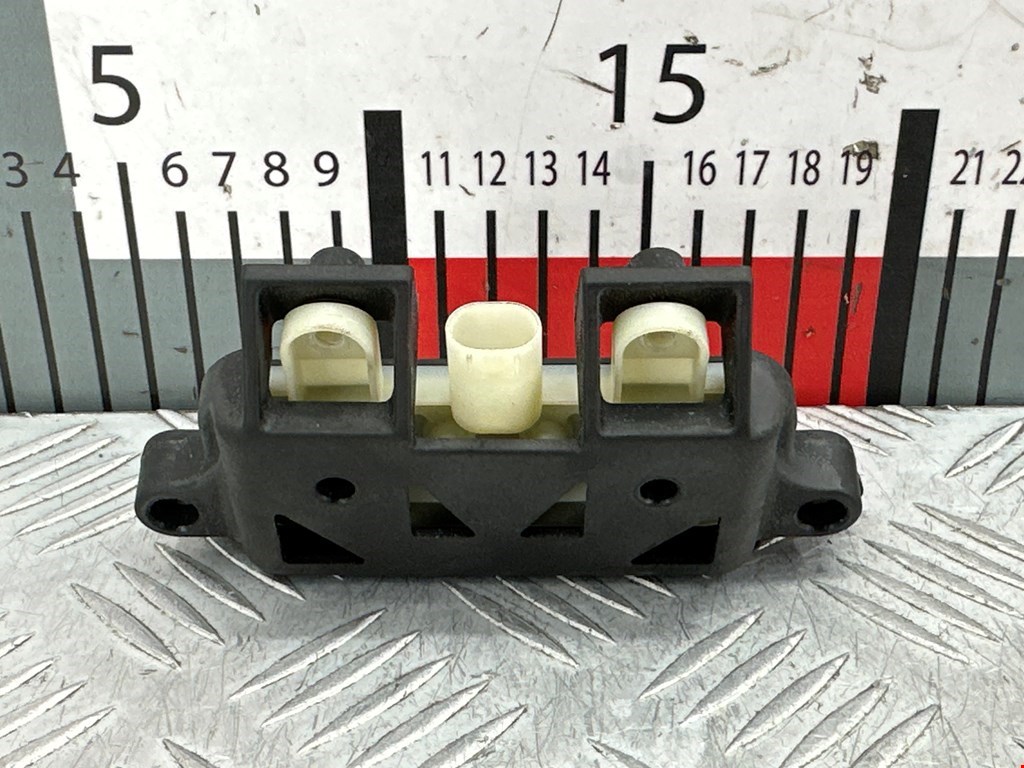 Ручка двери багажника наружная TESLA Model S I 2012-н.в.