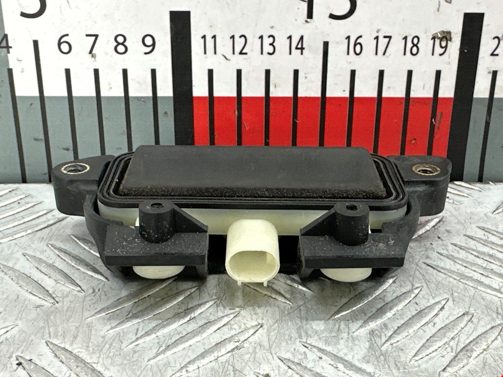 Ручка двери багажника наружная TESLA Model S I 2012-н.в.