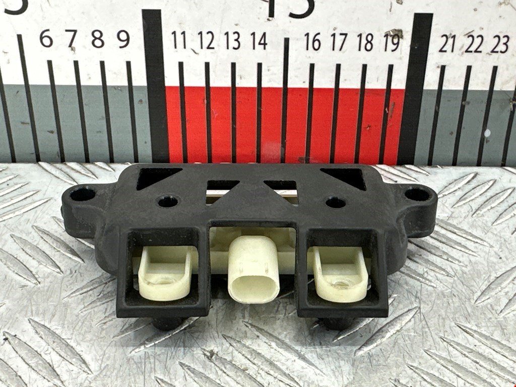 Ручка двери багажника наружная TESLA Model S I 2012-н.в.