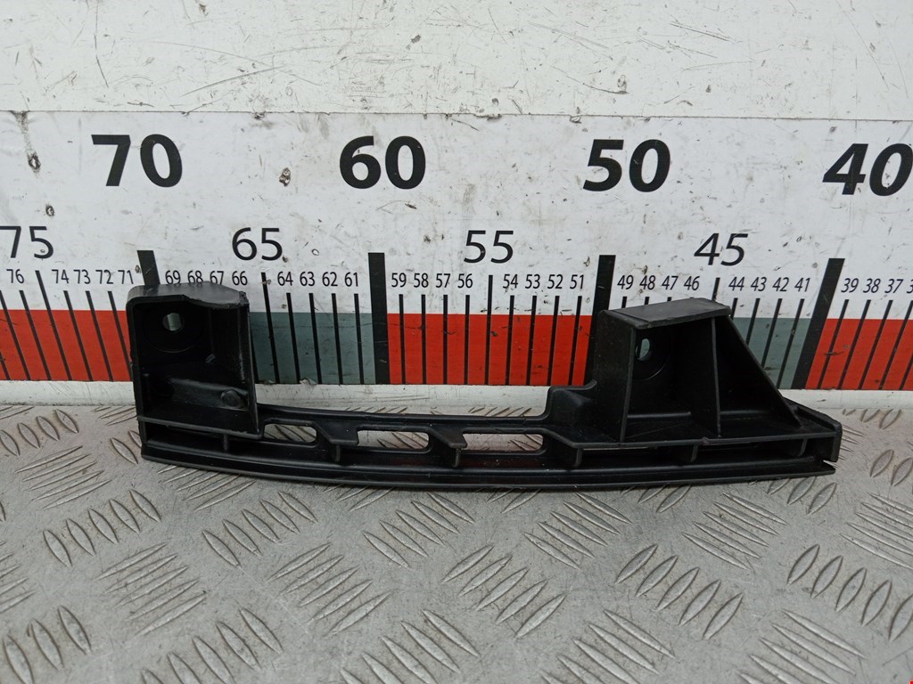 Кронштейн (крепление) переднего бампера левый Volkswagen Caddy 3 (2004-2015)