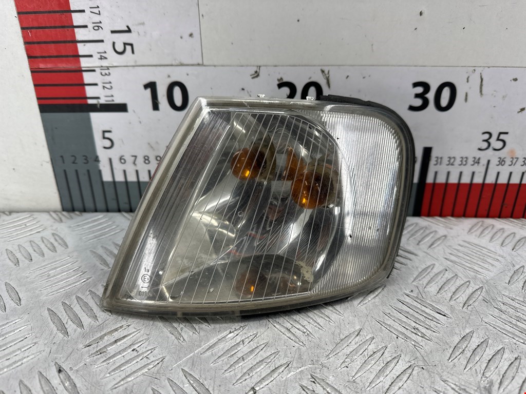 Указатель поворота (поворотник) левый Audi A3 8L (1996-2003)