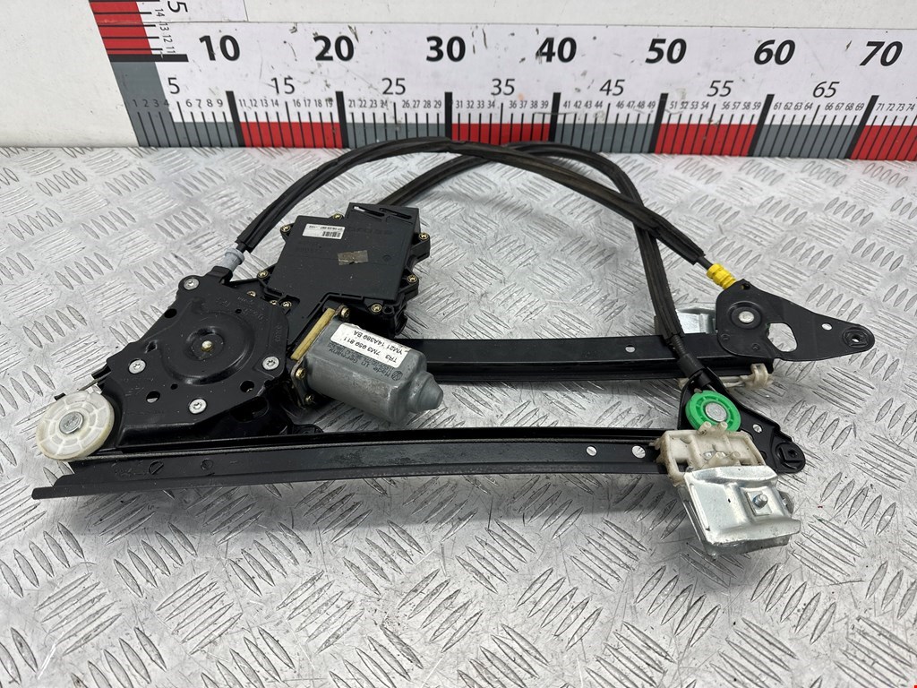 Стеклоподъемник задний левый SEAT Alhambra 1996-2010