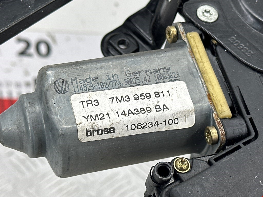 Стеклоподъемник задний левый SEAT Alhambra 1996-2010