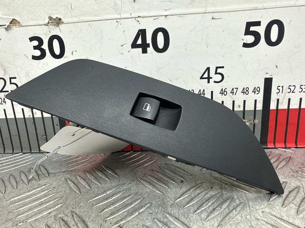 Кнопка стеклоподъемника BMW X1 E84 2009-2015