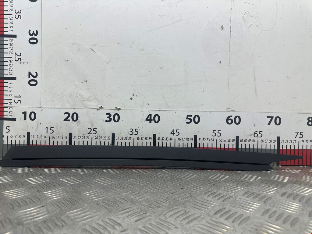 Направляющая стекла двери Mercedes E-Class (W212) (2009-2016)