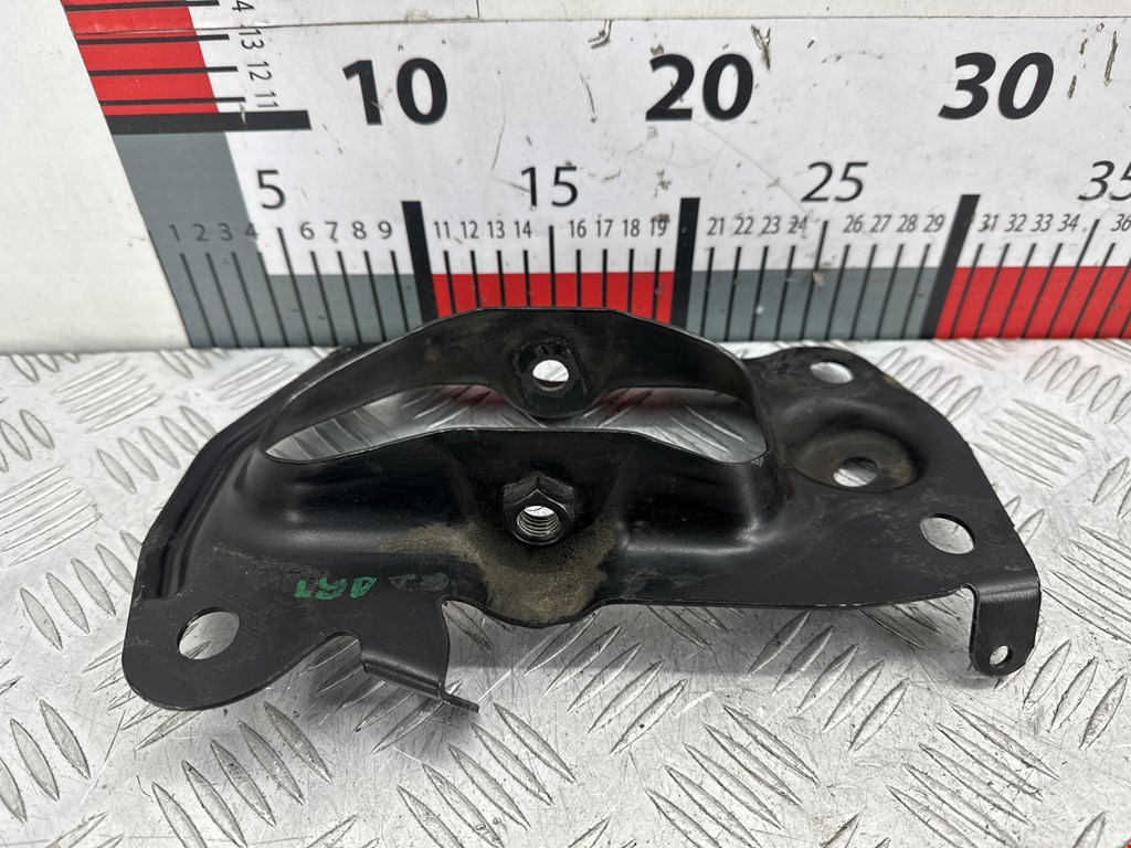 Кронштейн (крепление) подвески Volkswagen Tiguan 1 (2007-2016)