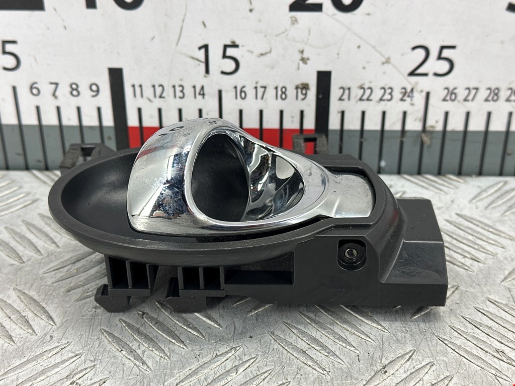 Ручка дверная задняя внутренняя левая NISSAN Juke 2010-2019