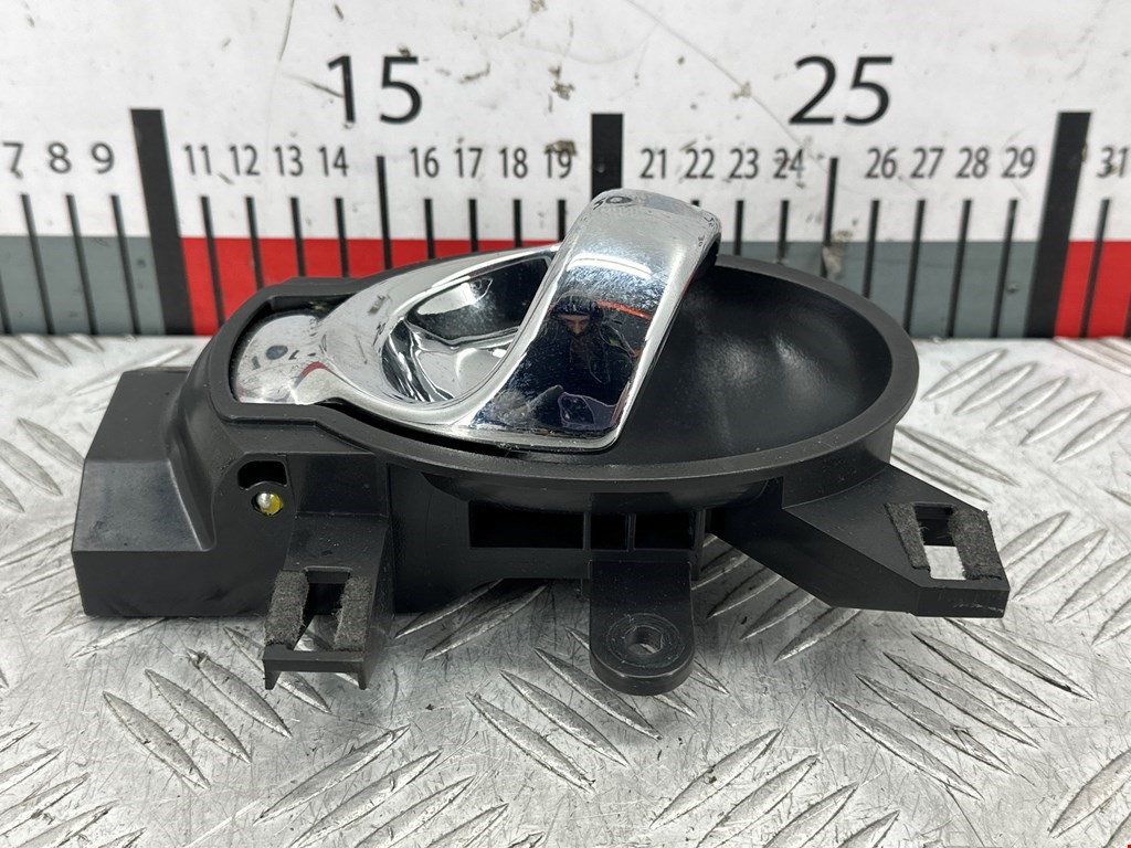 Ручка дверная задняя внутренняя левая NISSAN Juke 2010-2019