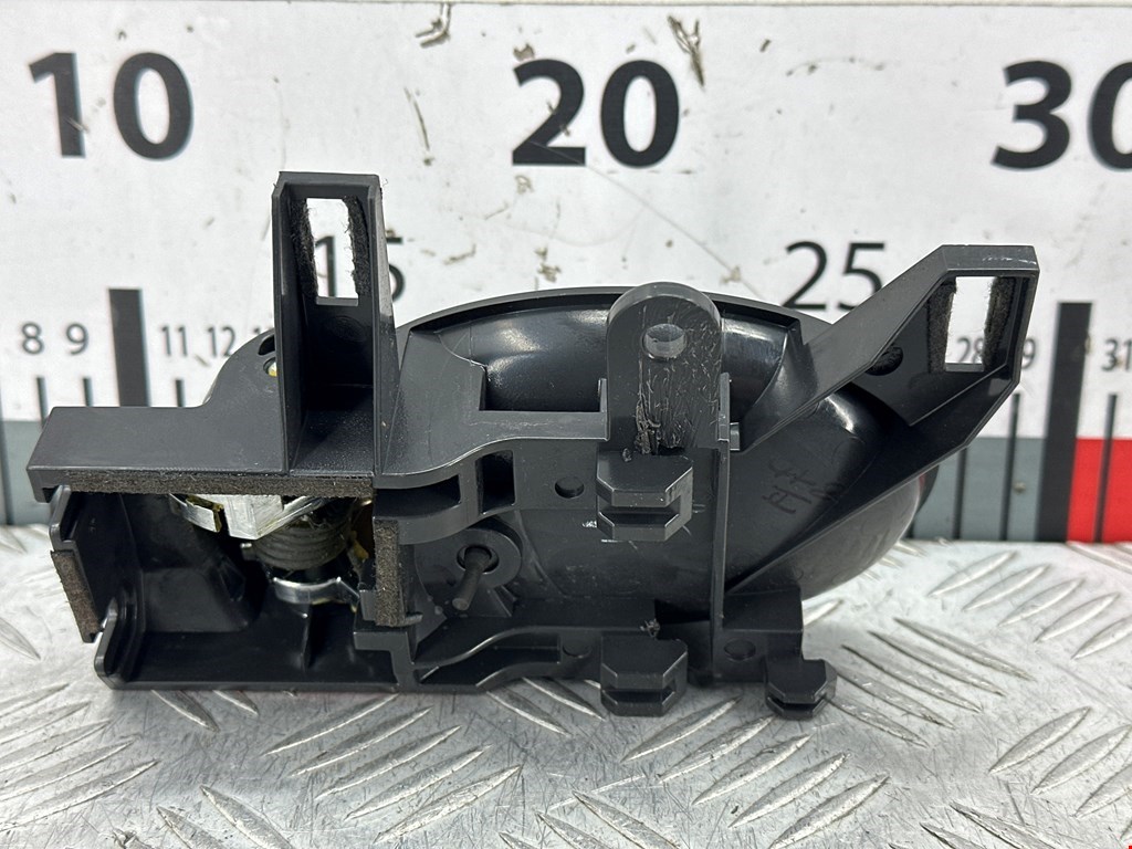 Ручка дверная задняя внутренняя левая NISSAN Juke 2010-2019