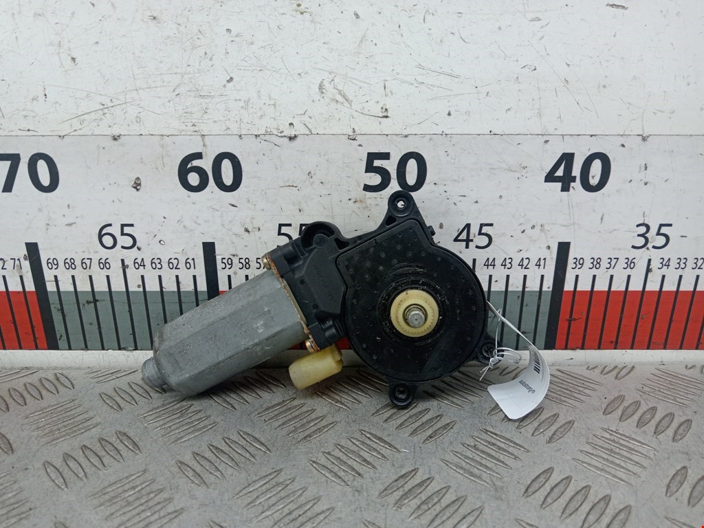 Моторчик (двигатель) стеклоподъемника BMW X5 E53 1999-2006