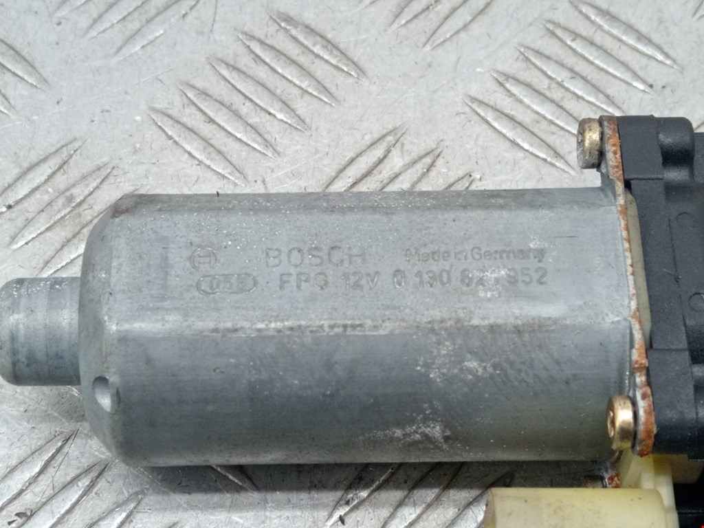 Моторчик (двигатель) стеклоподъемника BMW X5 E53 1999-2006