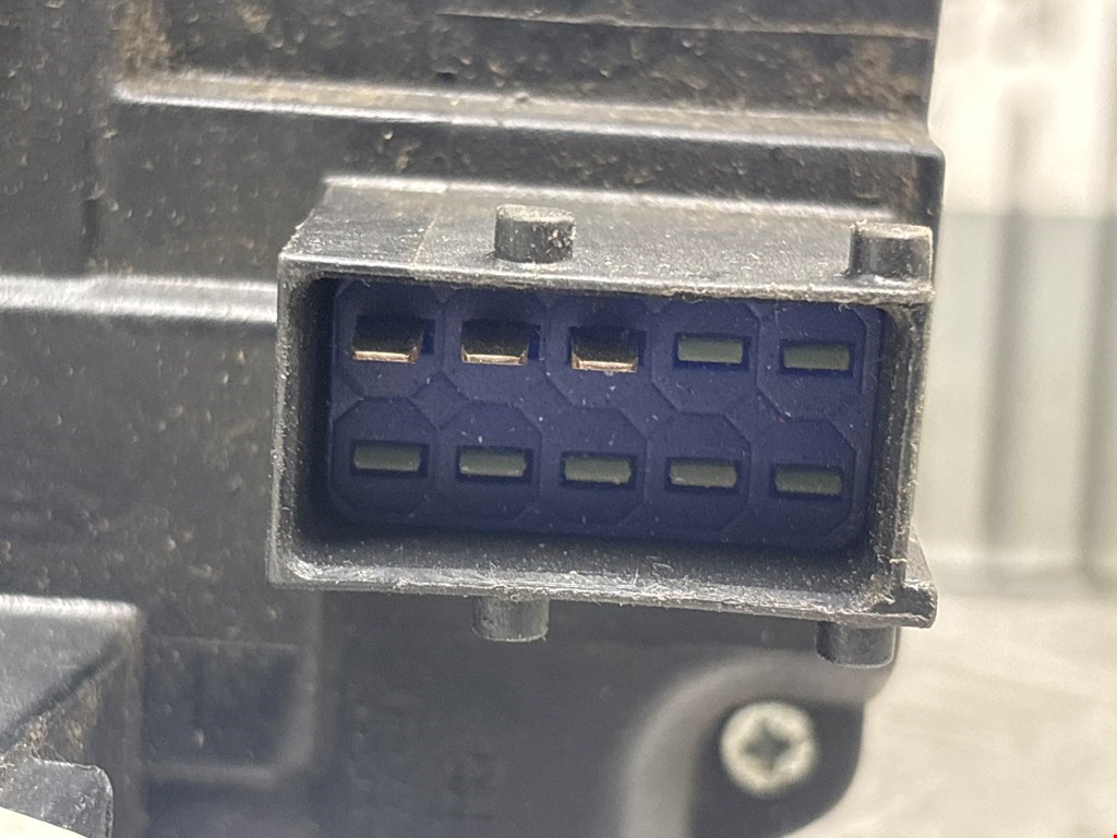 Замок двери передней правой OPEL Vivaro A 2001-2014