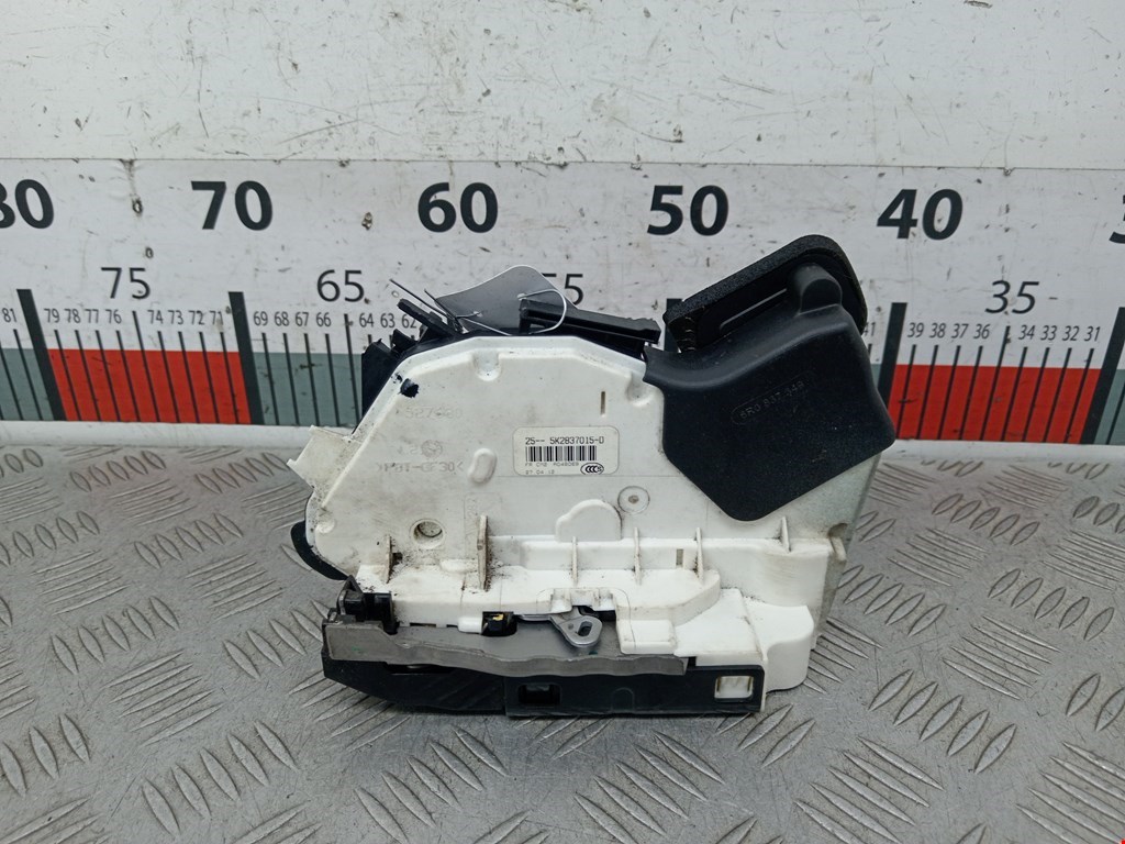 Замок двери передней левой VOLKSWAGEN Sharan 2010-н.в.