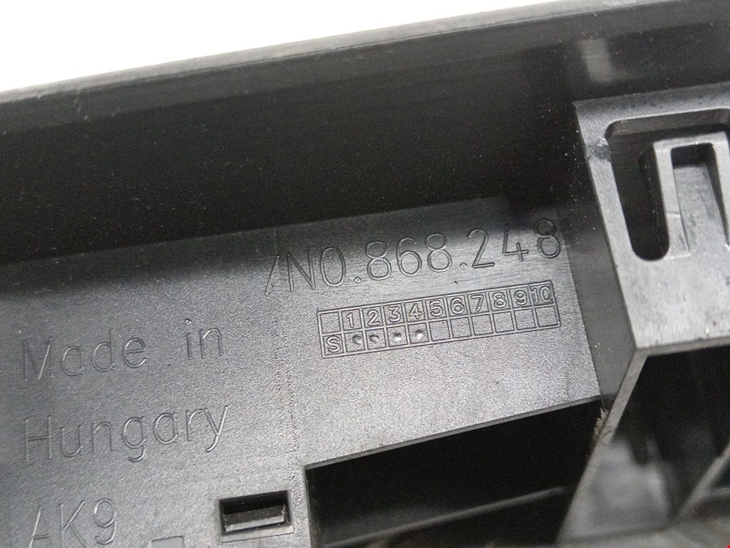 Кнопка стеклоподъемника VOLKSWAGEN Sharan 2010-н.в.