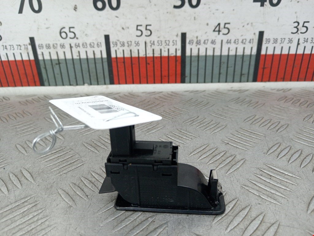 Кнопка стеклоподъемника VOLKSWAGEN Sharan 2010-н.в.