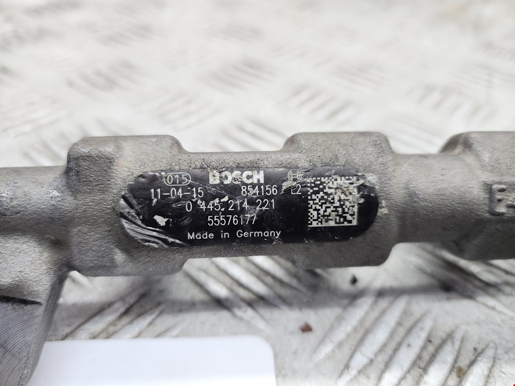 Рампа топливная (рейка) OPEL Insignia 2008-2017