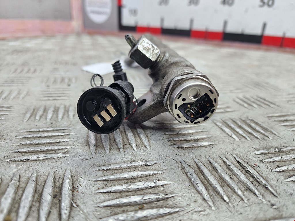 Рампа топливная (рейка) OPEL Insignia 2008-2017