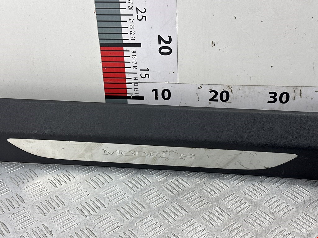 Накладка порога (внутренняя) TESLA Model S I 2012-н.в.