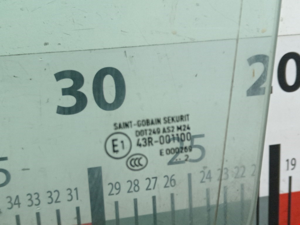 Стекло двери переднее левое VOLKSWAGEN Sharan 2010-н.в.