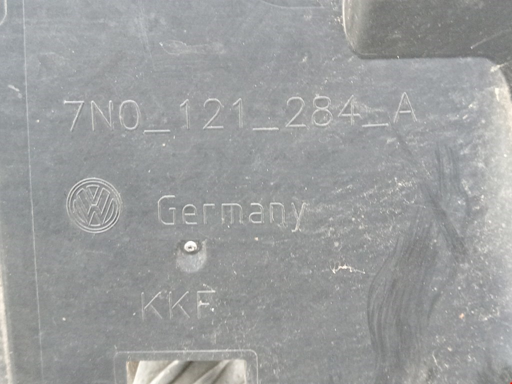 Воздухозаборник (наружный) VOLKSWAGEN Sharan 2010-н.в.