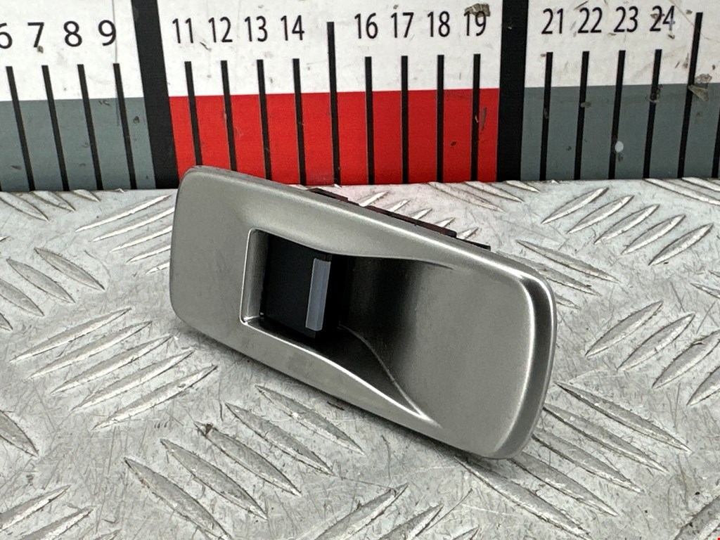 Кнопка стеклоподъемника JAGUAR XF X250 2007-2015