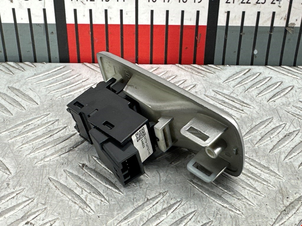 Кнопка стеклоподъемника JAGUAR XF X250 2007-2015