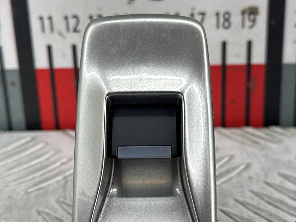 Кнопка стеклоподъемника JAGUAR XF X250 2007-2015