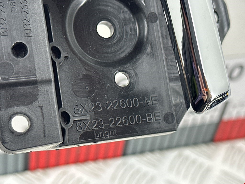 Ручка дверная задняя внутренняя правая JAGUAR XF X250 2007-2015