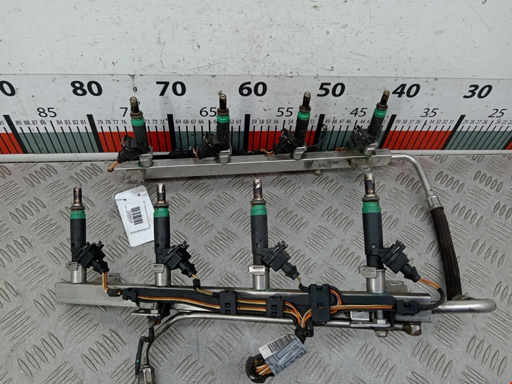 Рампа топливная (рейка) BMW 7er 7 серия E65/E66 2001-2008