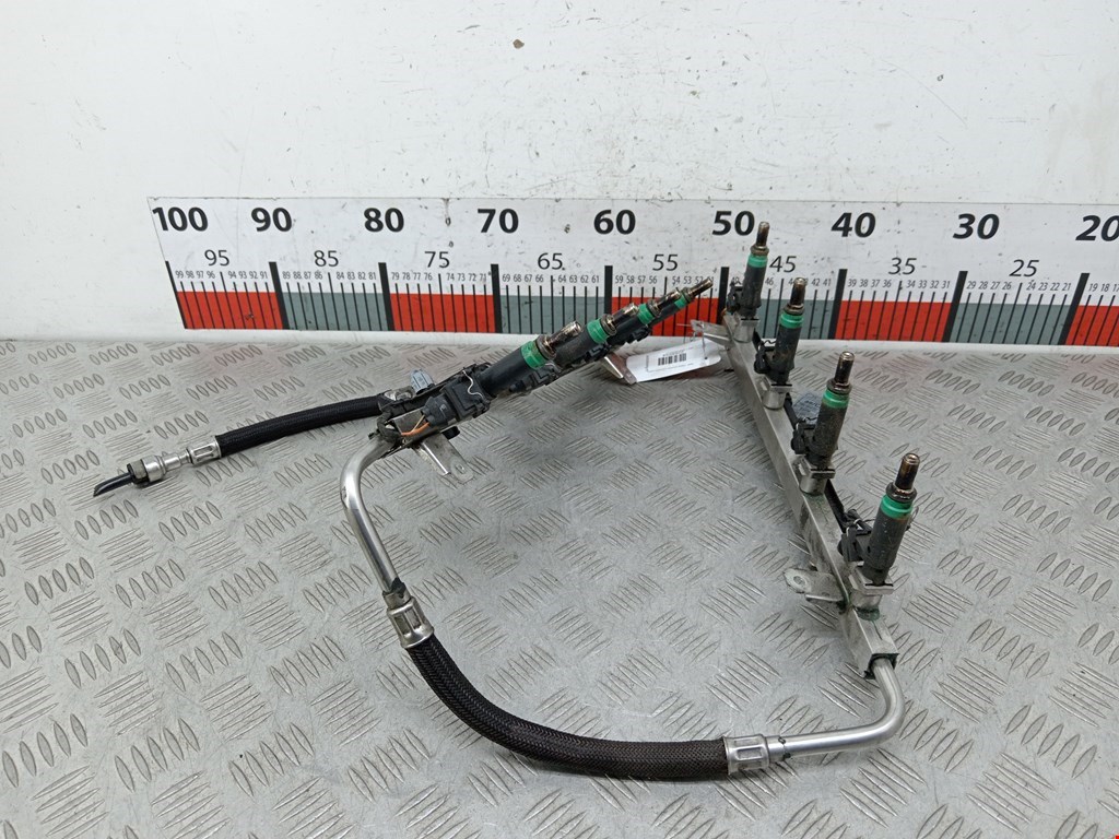 Рампа топливная (рейка) BMW 7er 7 серия E65/E66 2001-2008