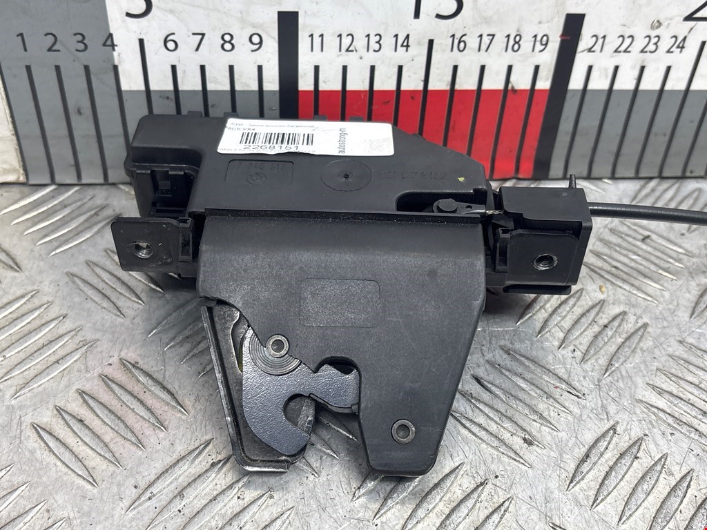 Замок багажника (крышки двери) BMW 3er E90/E91 2005-2012