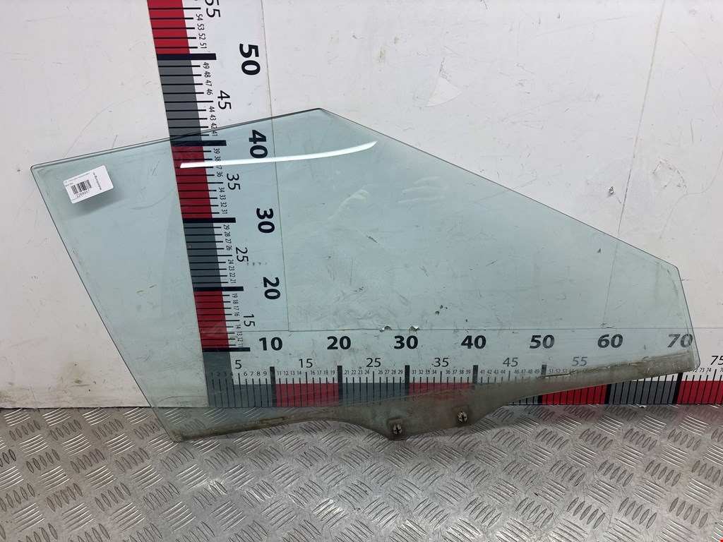 Стекло двери переднее правое MAZDA 323 BG 1989-1995