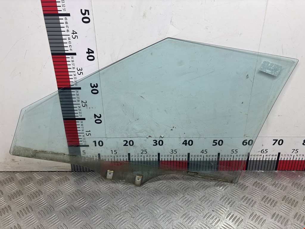 Стекло двери переднее правое MAZDA 323 BG 1989-1995