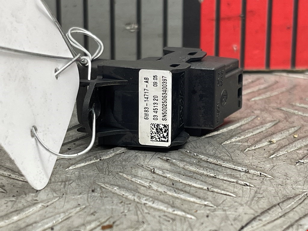 Кнопка стеклоподъемника LAND ROVER Freelander II 2006-2014