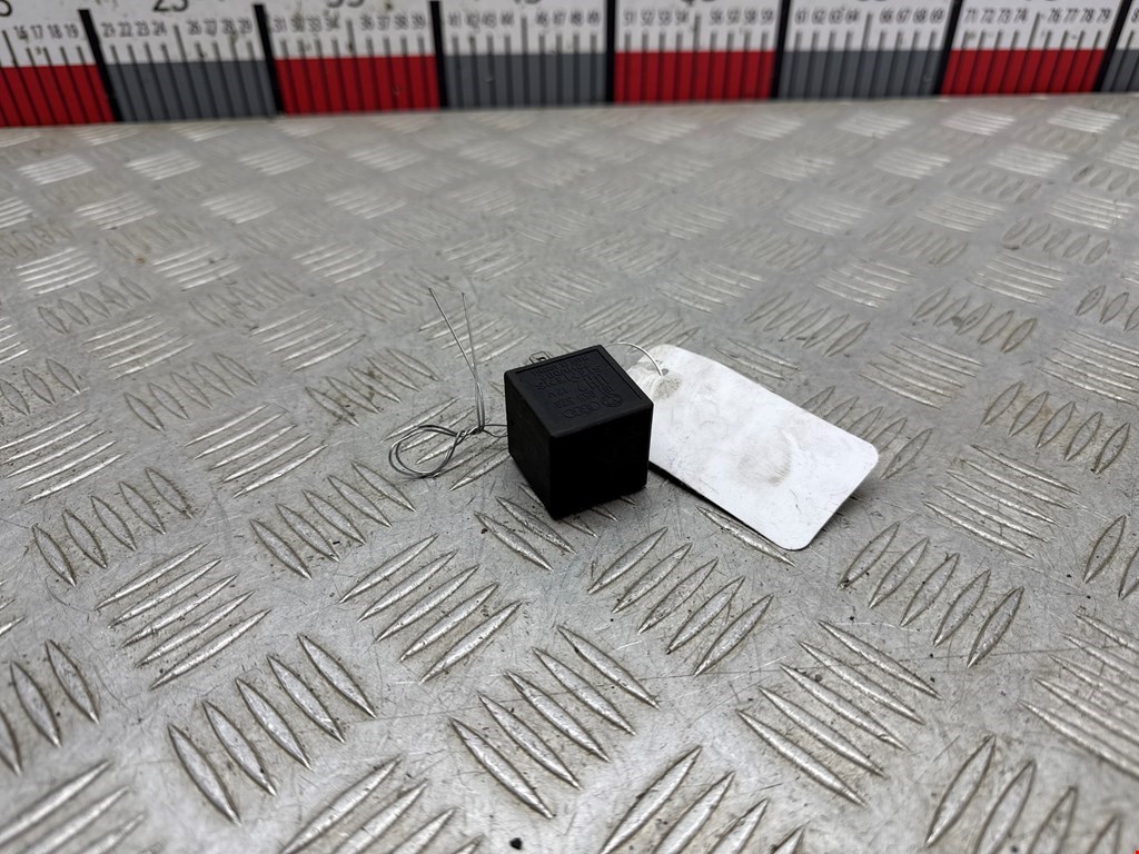 Реле стеклоочистителя Volkswagen Transporter (T4) (1990-2003)