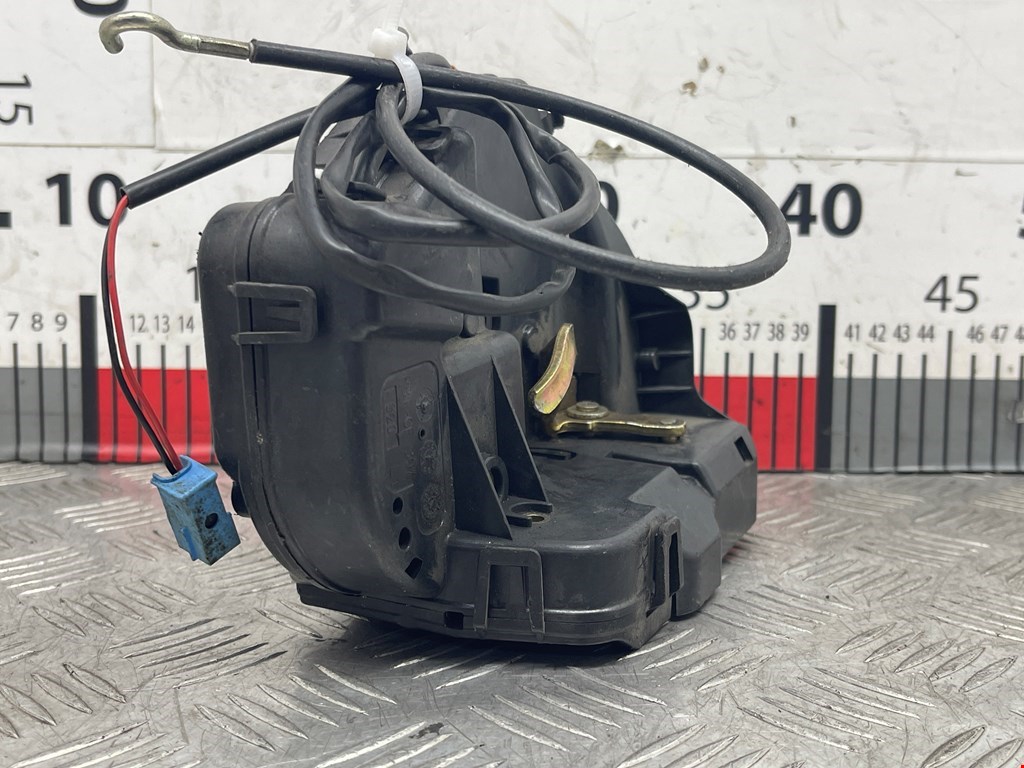 Замок двери задней левой MERCEDES-BENZ C-Class C-klasse W203 2000-2007