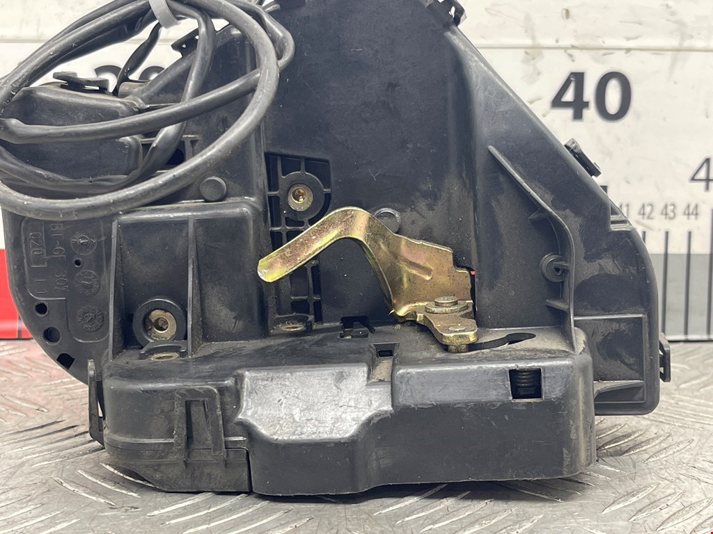 Замок двери задней левой MERCEDES-BENZ C-Class C-klasse W203 2000-2007