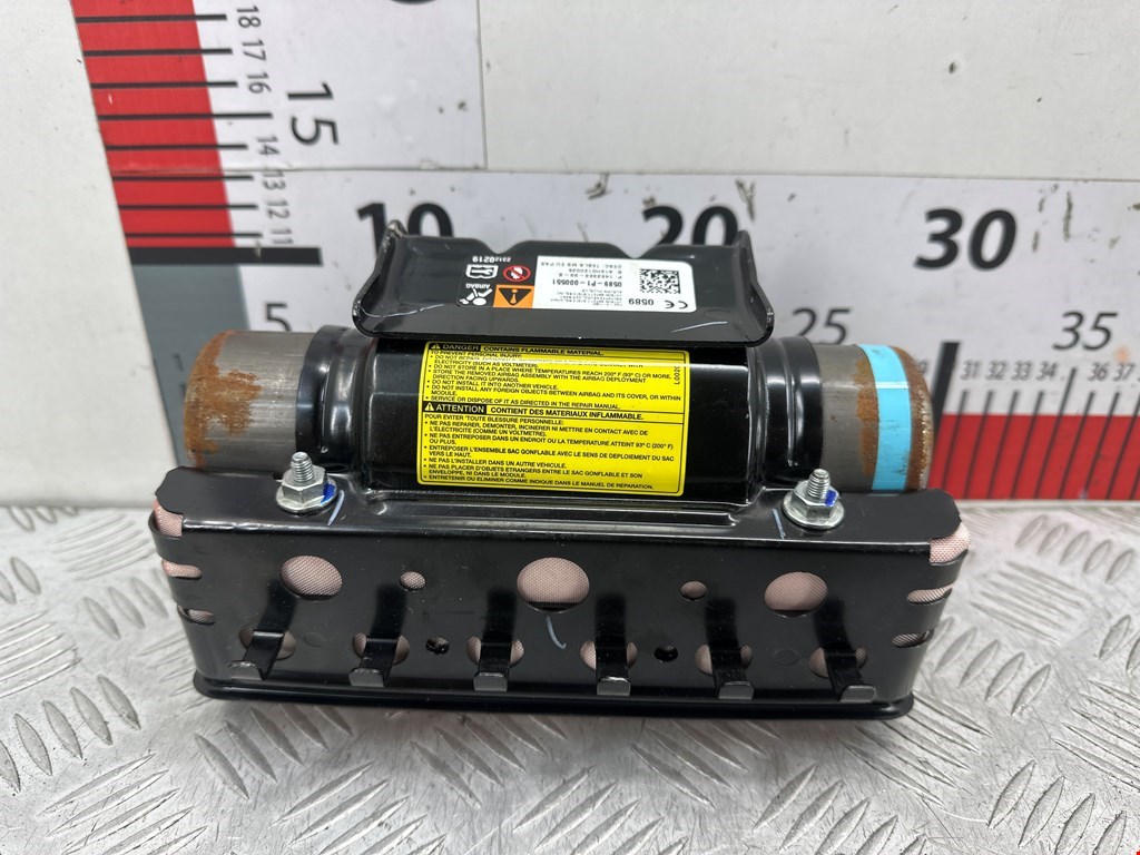 Подушка безопасности пассажирская (в торпедо) TESLA Model S I 2012-н.в.