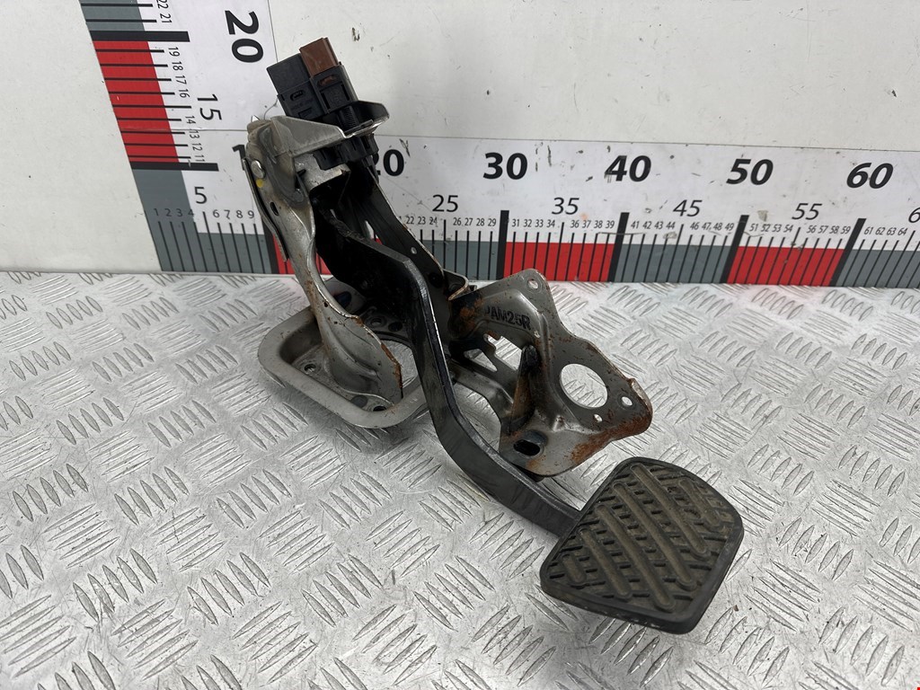 Педаль тормоза NISSAN Juke 2010-2019