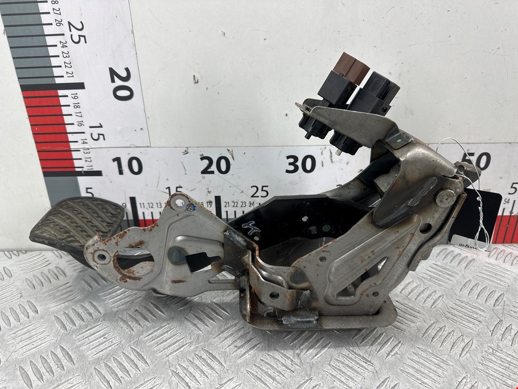 Педаль тормоза NISSAN Juke 2010-2019