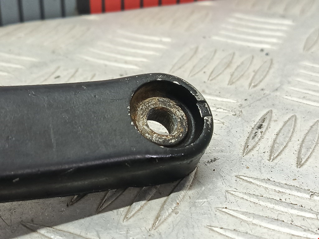 Поводок дворников передний левый/ правый VOLKSWAGEN Touran 2003-2010