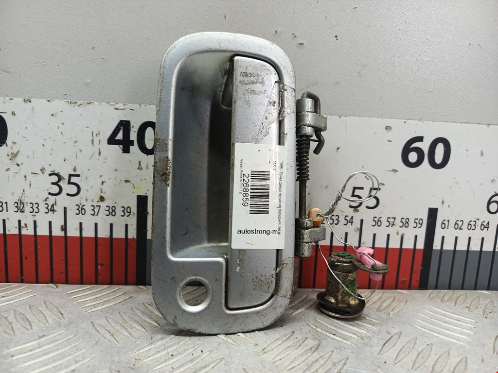 Ручка двери передней наружная левая NISSAN Primera P10 1990-1996
