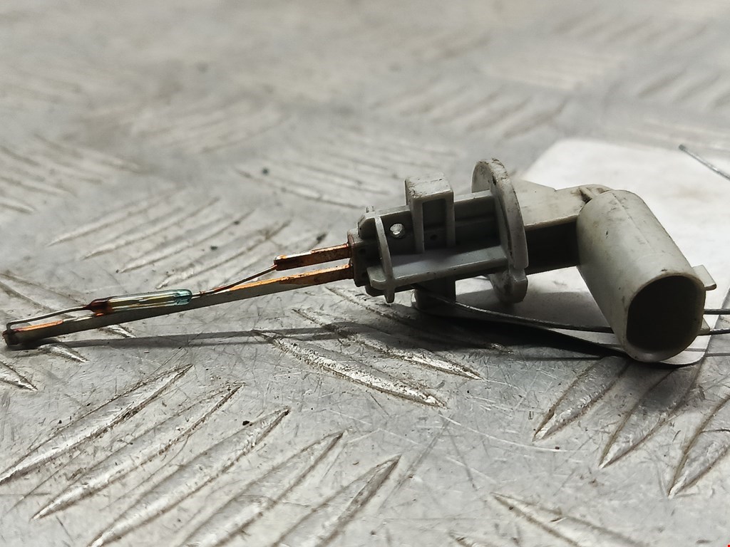 Датчик уровня в бачок омывателя BMW 3er E46 1998-2006