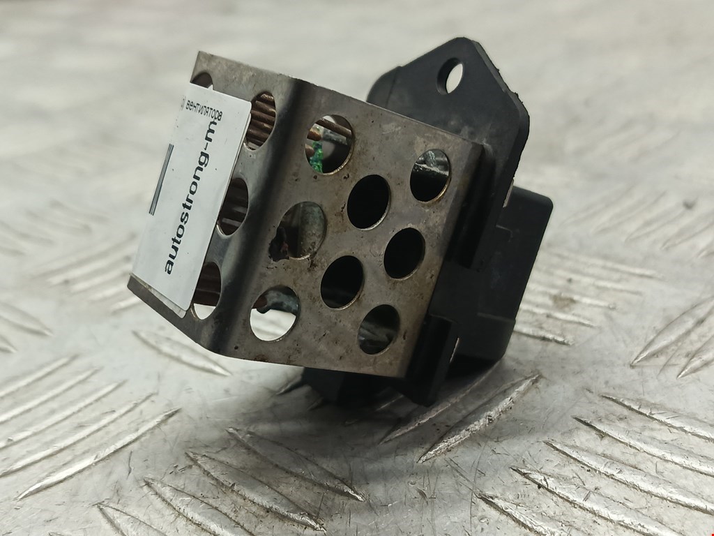 Сопротивление (резистор) вентилятора охлаждения Nissan Qashqai+2 (2008-2013)