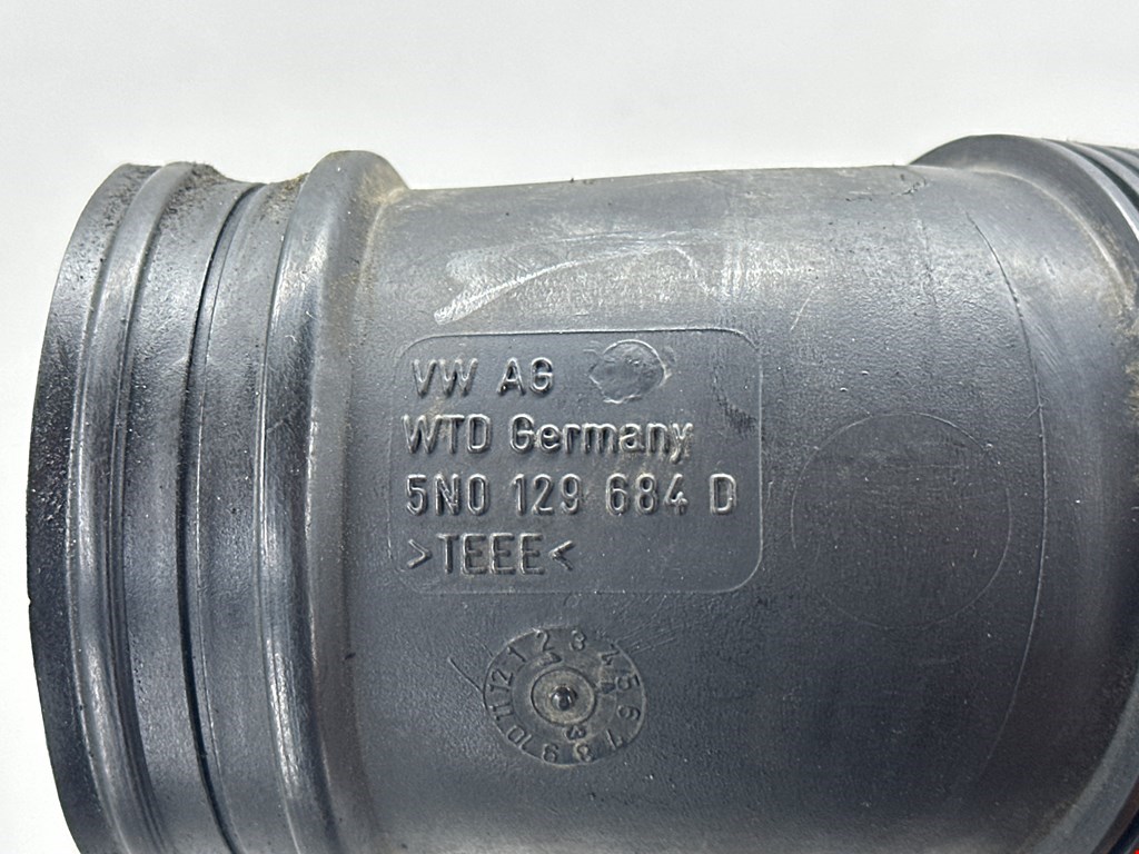 Патрубок воздушного фильтра VOLKSWAGEN Tiguan 2007-2018