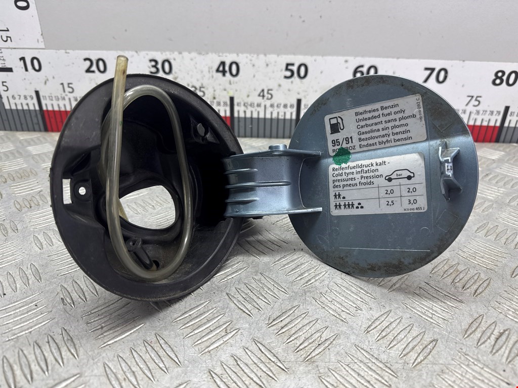 Лючок бензобака VOLKSWAGEN Passat B5 1997-2005