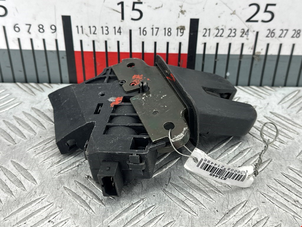 Замок багажника (крышки двери) AUDI A8 D3 2003-2010