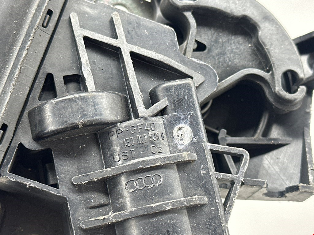 Замок багажника (крышки двери) AUDI A8 D3 2003-2010