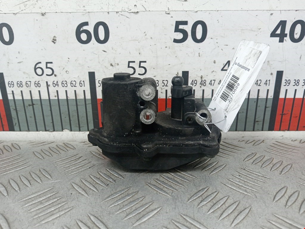 Сервопривод (электропривод моторчик привода) заслонок впускного коллектора Audi Q7 4L (2005-2015)